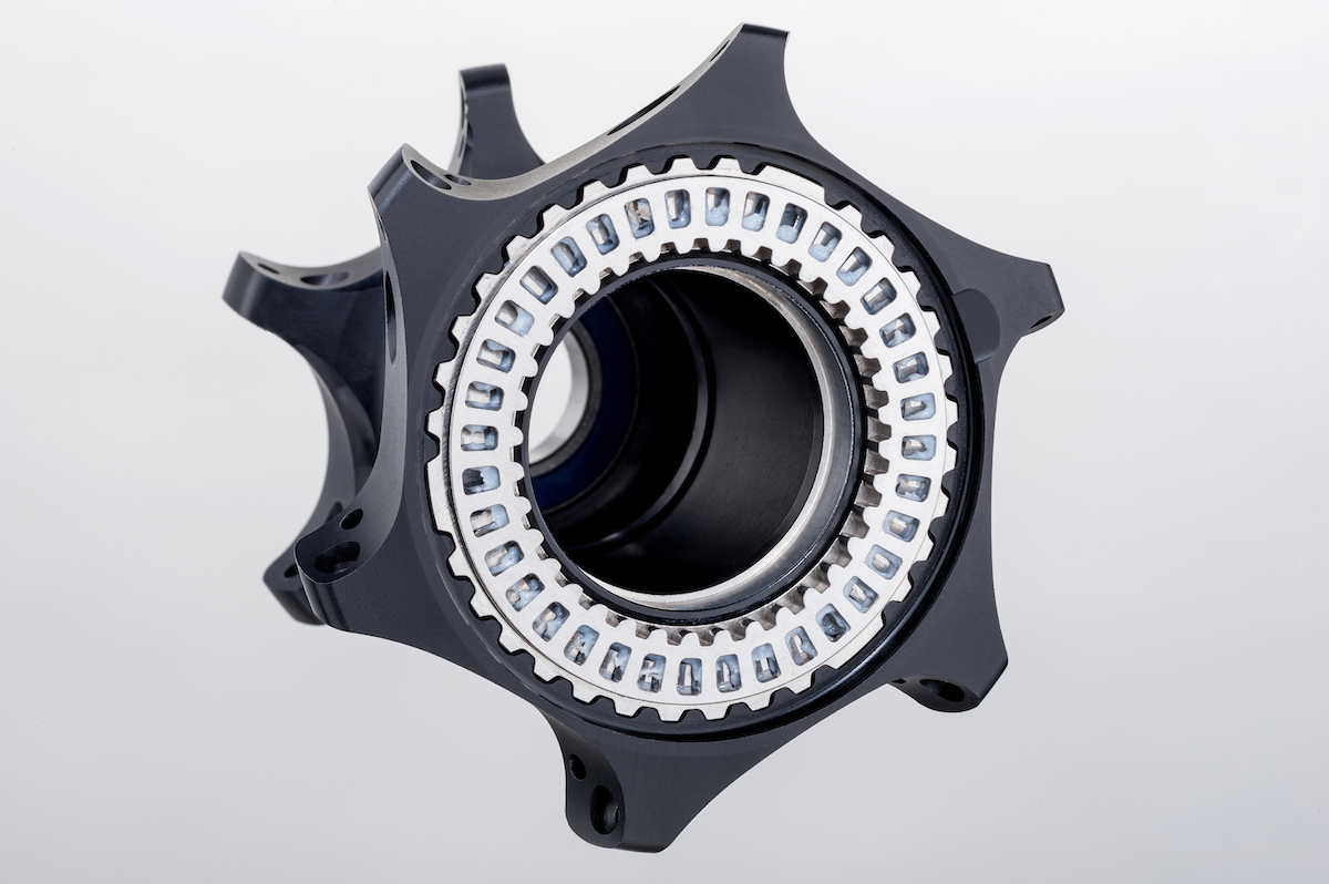 ZIPP最強のカーボンクリンチャーホイール「NSW」シリーズ サイクル